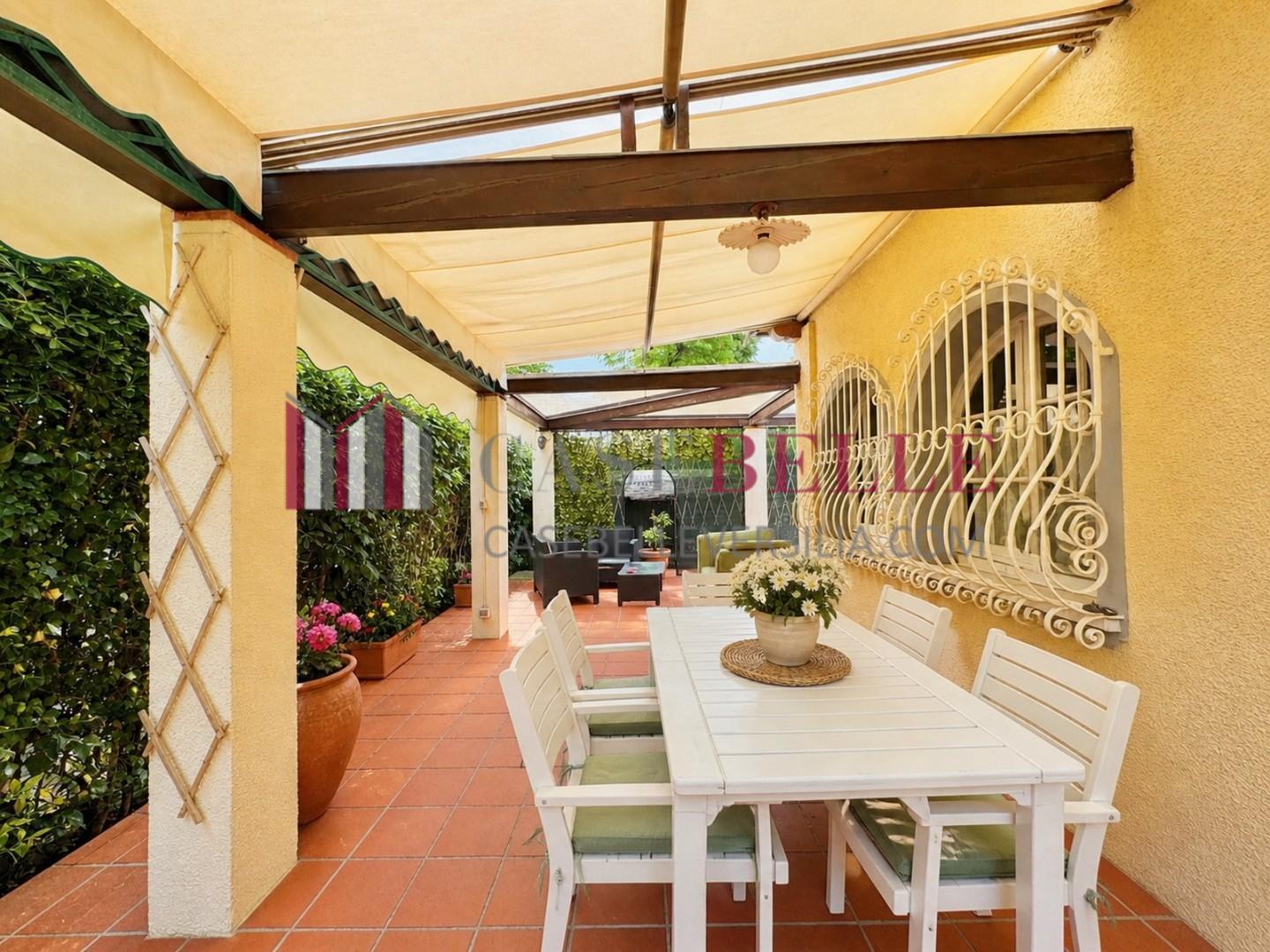 Casa indipendente arredata in affitto, Forte dei Marmi centro