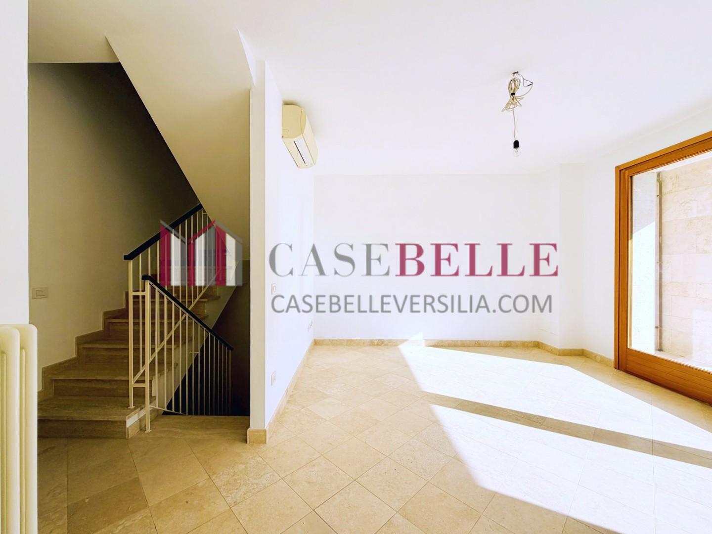 Villa Bifamiliare con giardino, Camaiore lido di
