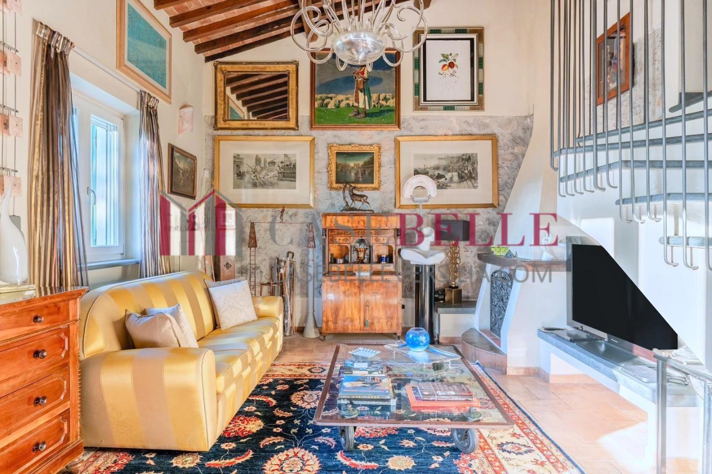 Villa con giardino, Camaiore pieve di