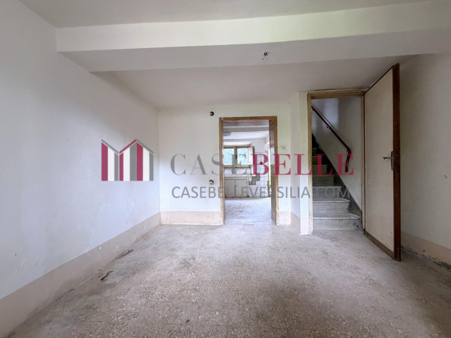 Casa indipendente da ristrutturare, Camaiore montebello