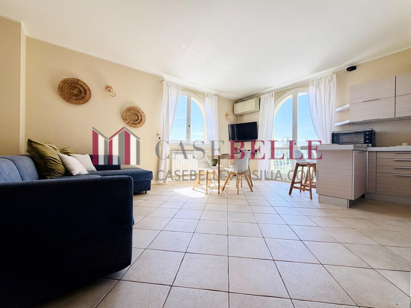 Trilocale con terrazzo, Pietrasanta tonfano