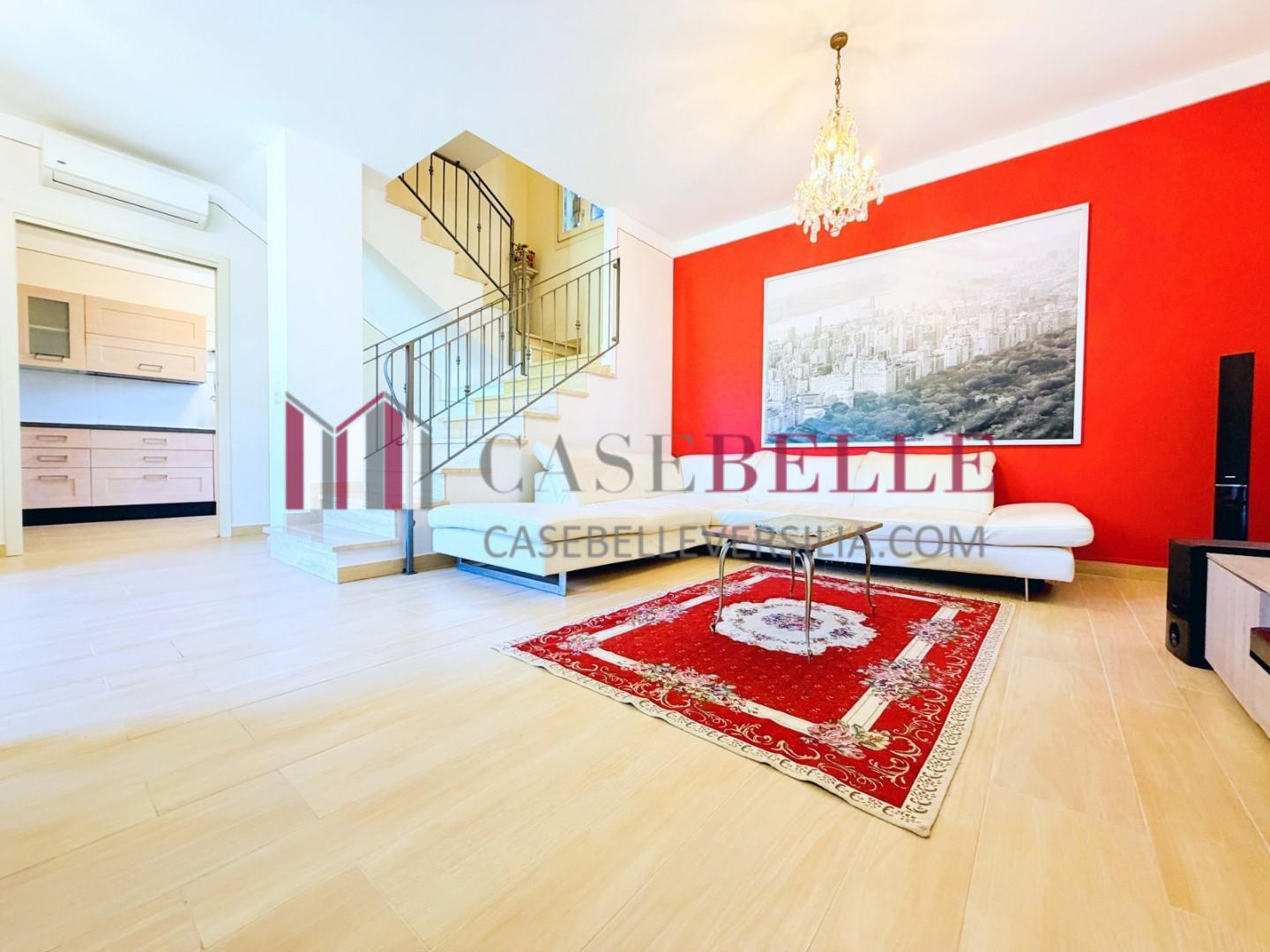 Villa Bifamiliare con giardino, Camaiore lido di