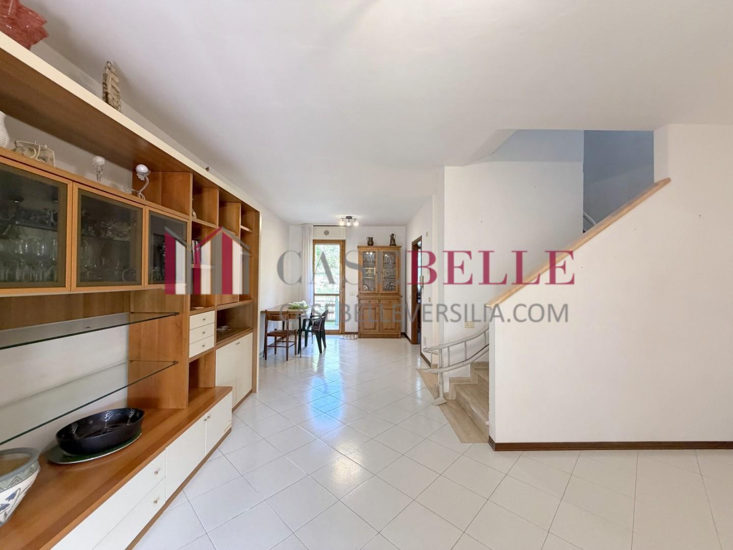 Villa con giardino, Massarosa pian di conca