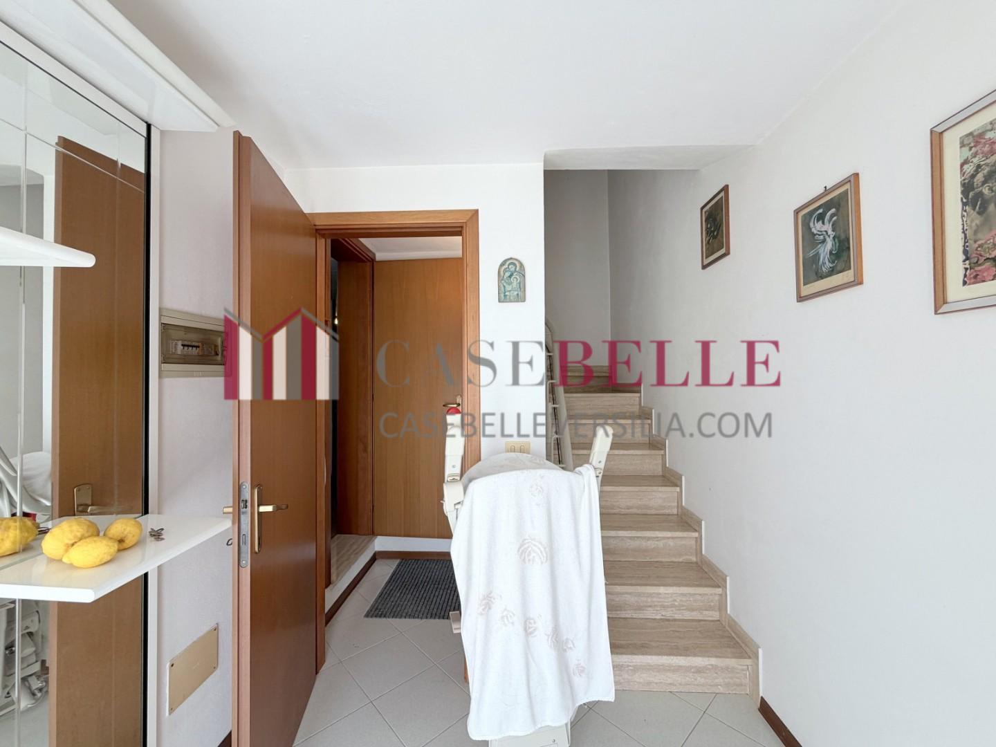 Villa con giardino, Massarosa pian di conca