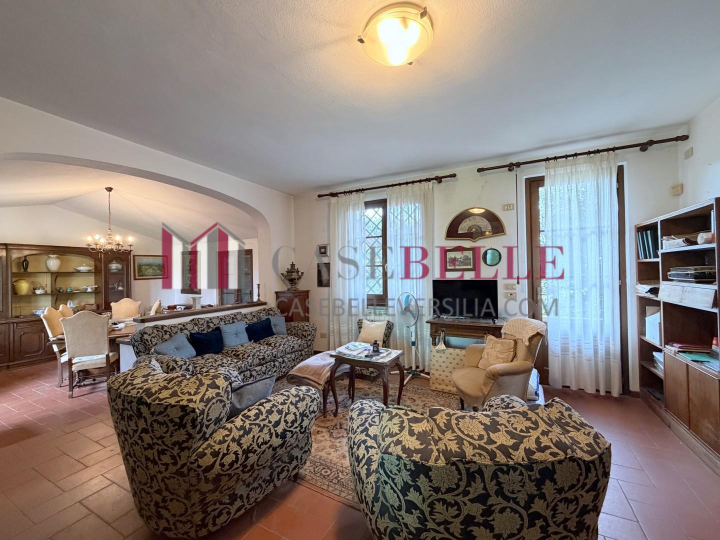 Villa Trifamiliari con giardino, Camaiore lido di