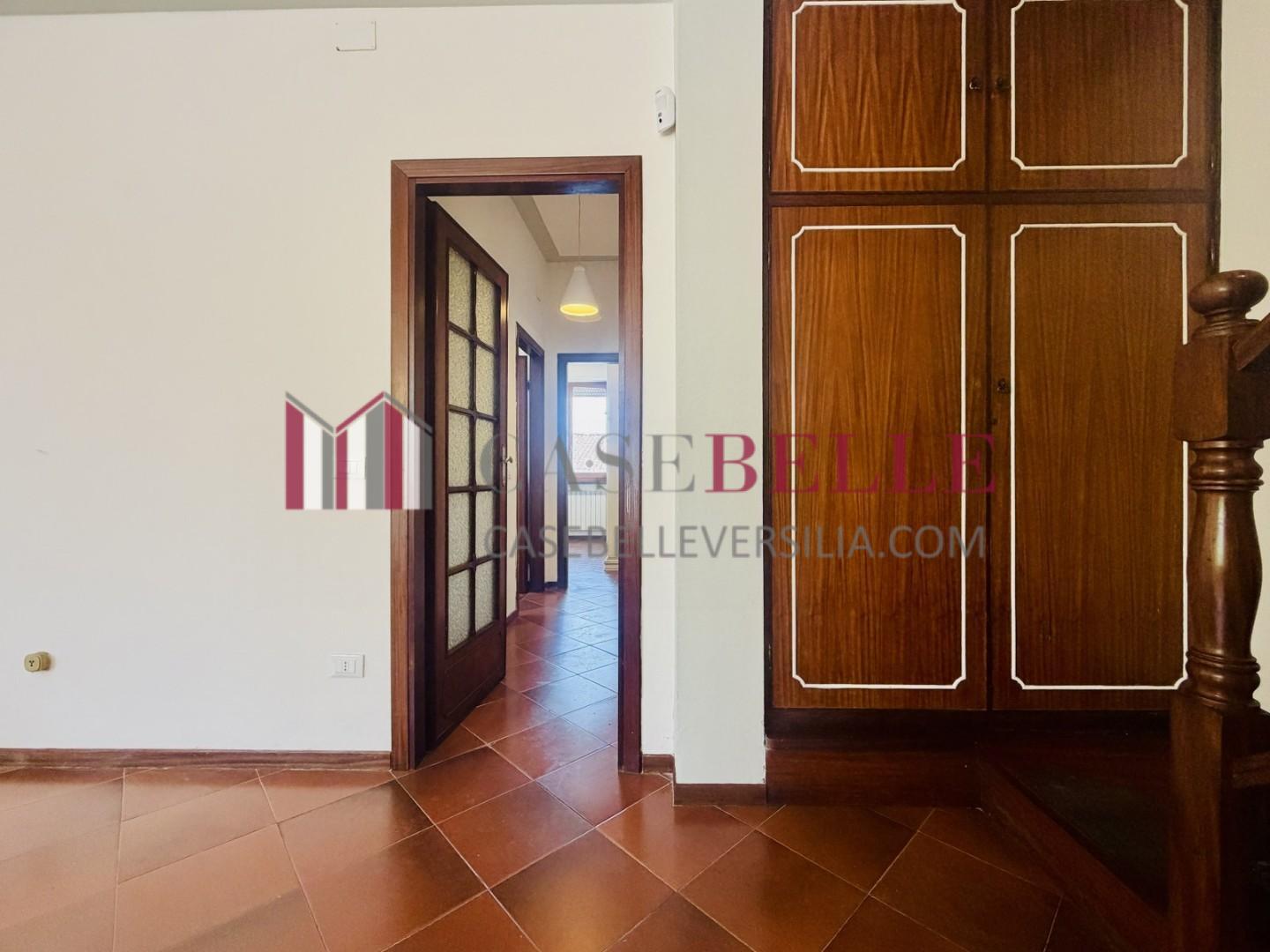 Appartamento con terrazzo, Camaiore lido di