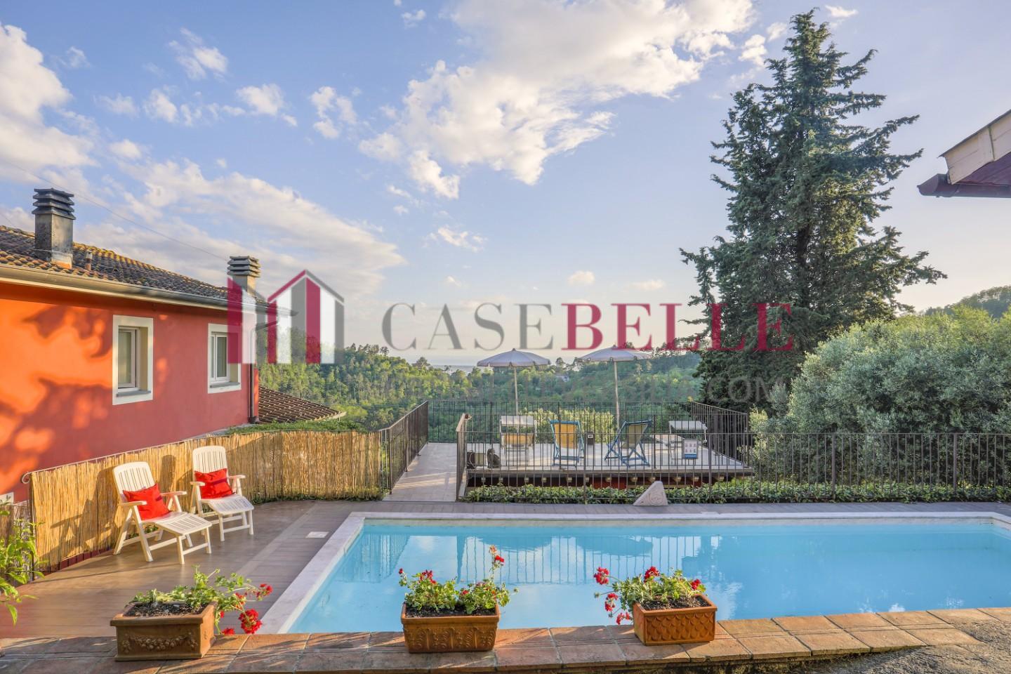 Villa Bifamiliare con giardino, Camaiore montemagno