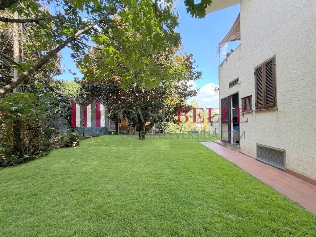 Villa Bifamiliare con giardino, Camaiore capezzano pianore
