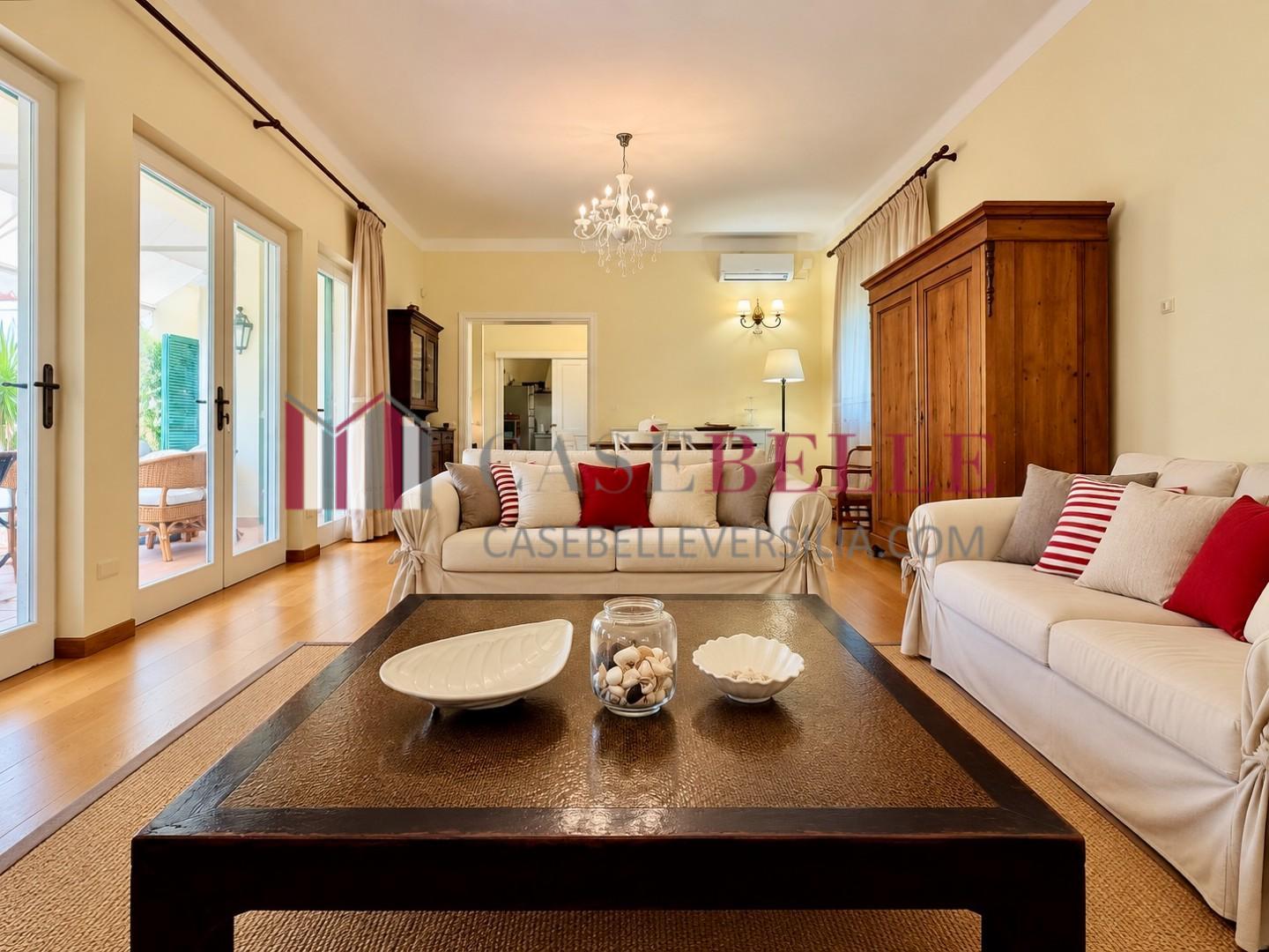 Villa arredata in affitto, Forte dei Marmi centro