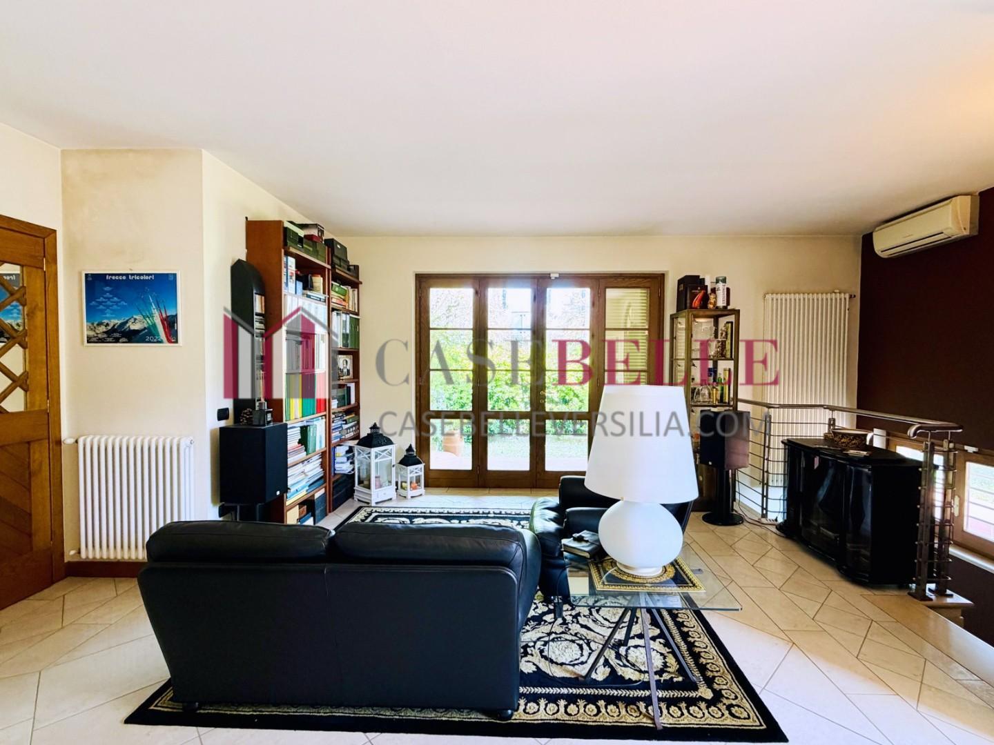 Casa indipendente arredata in affitto, Camaiore lido di