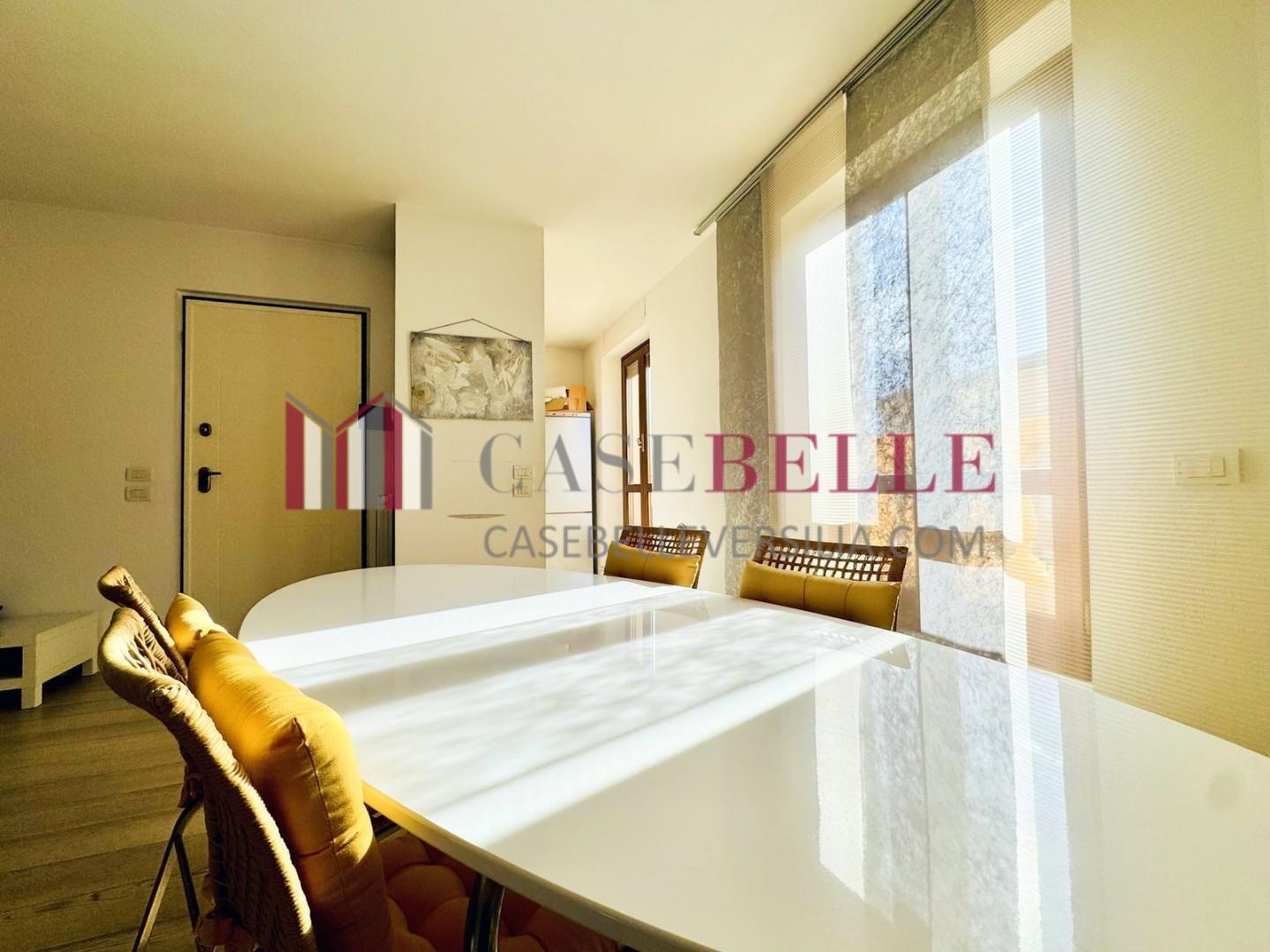 Trilocale arredato in affitto, Camaiore lido di