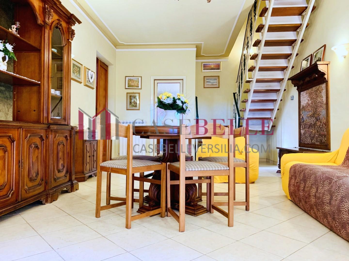 Casa indipendente arredata in affitto, Camaiore lido di