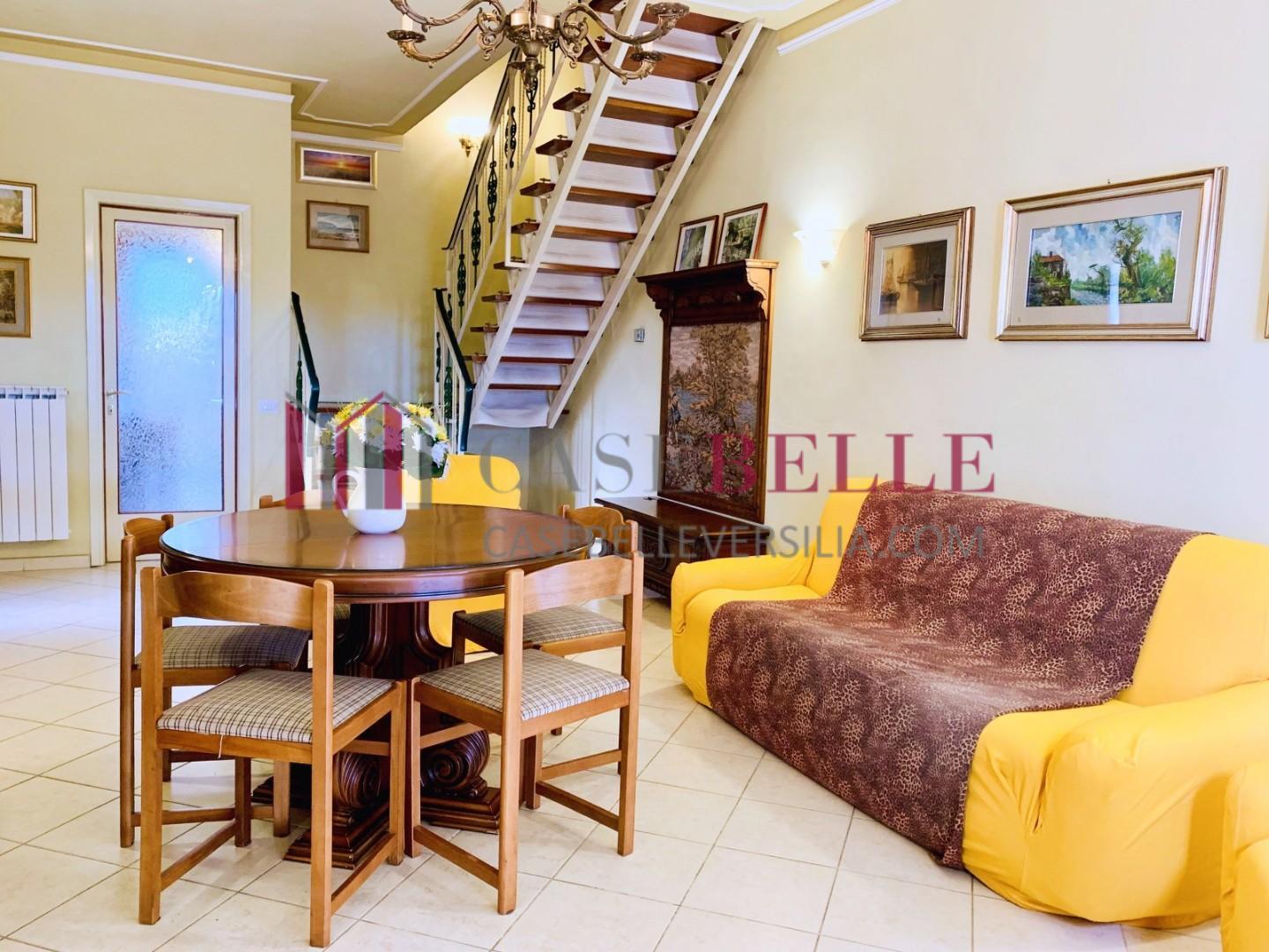 Casa indipendente arredata in affitto, Camaiore lido di