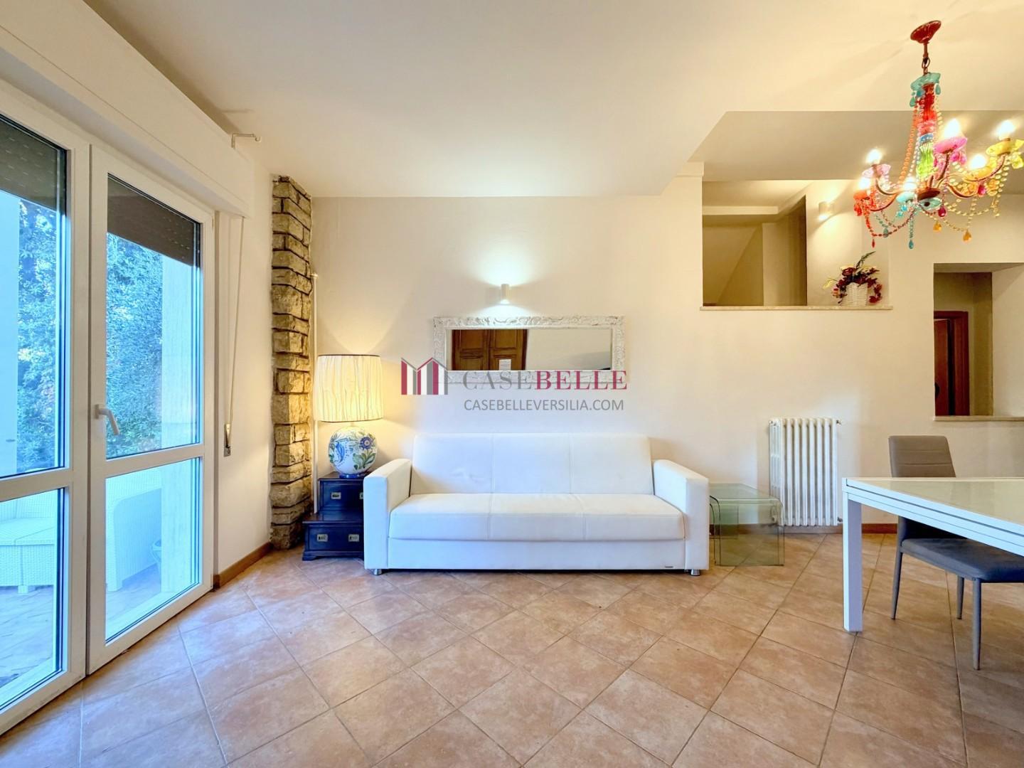 Villa Bifamiliare con giardino, Camaiore lido di