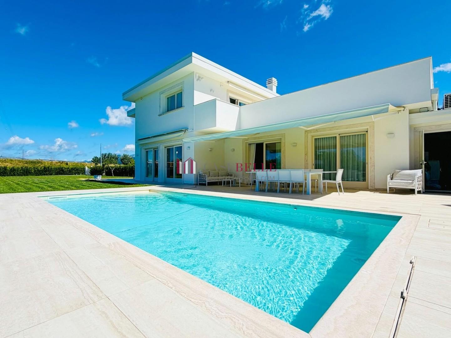 Villa arredata in affitto, Pietrasanta marina di