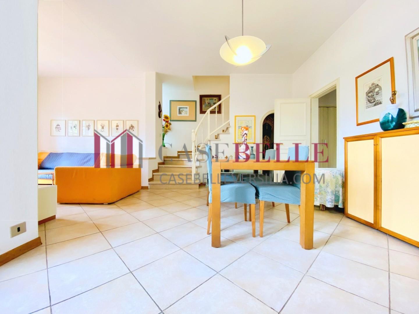 Casa indipendente arredata in affitto, Pietrasanta fiumetto