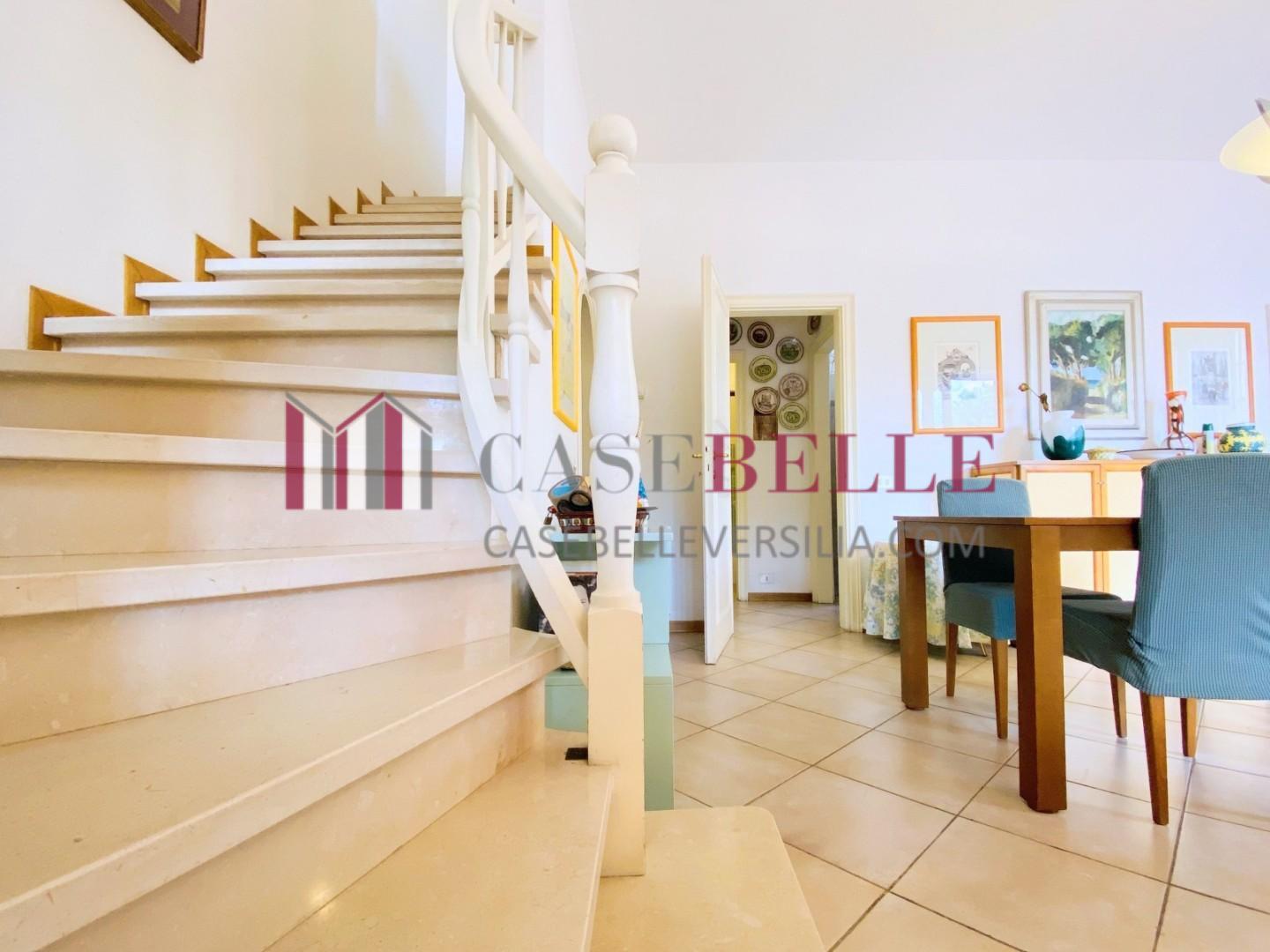 Casa indipendente arredata in affitto, Pietrasanta fiumetto