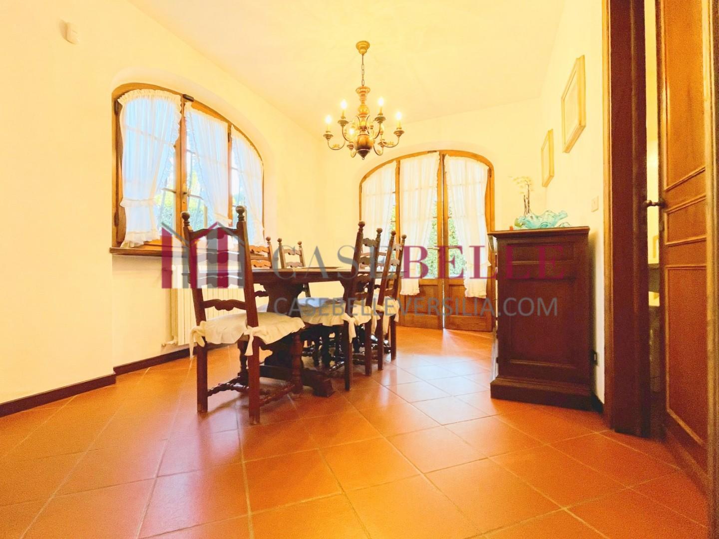 Villa Bifamiliare arredata in affitto a Forte dei Marmi