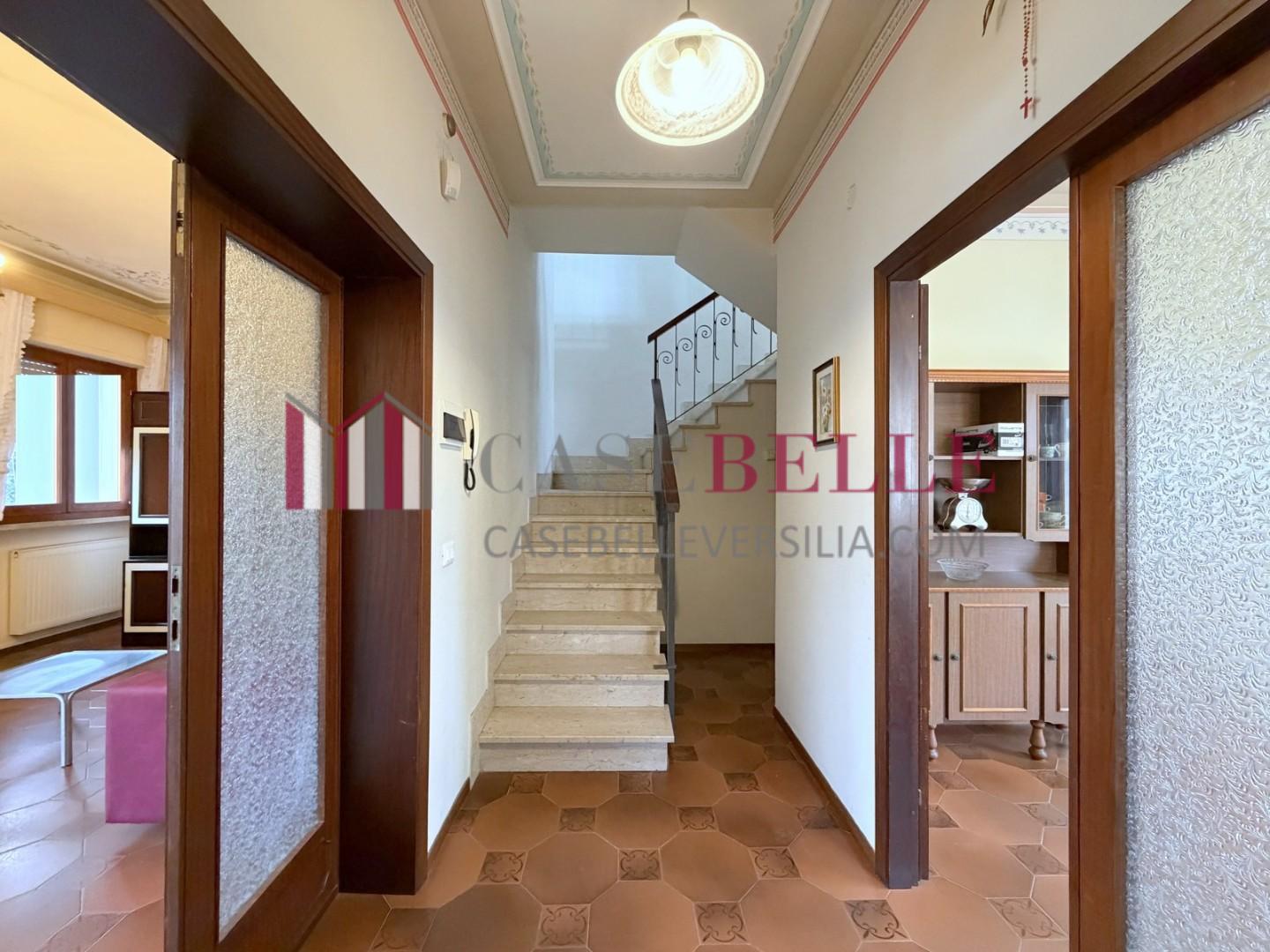 Casa indipendente arredata in affitto, Camaiore lido di