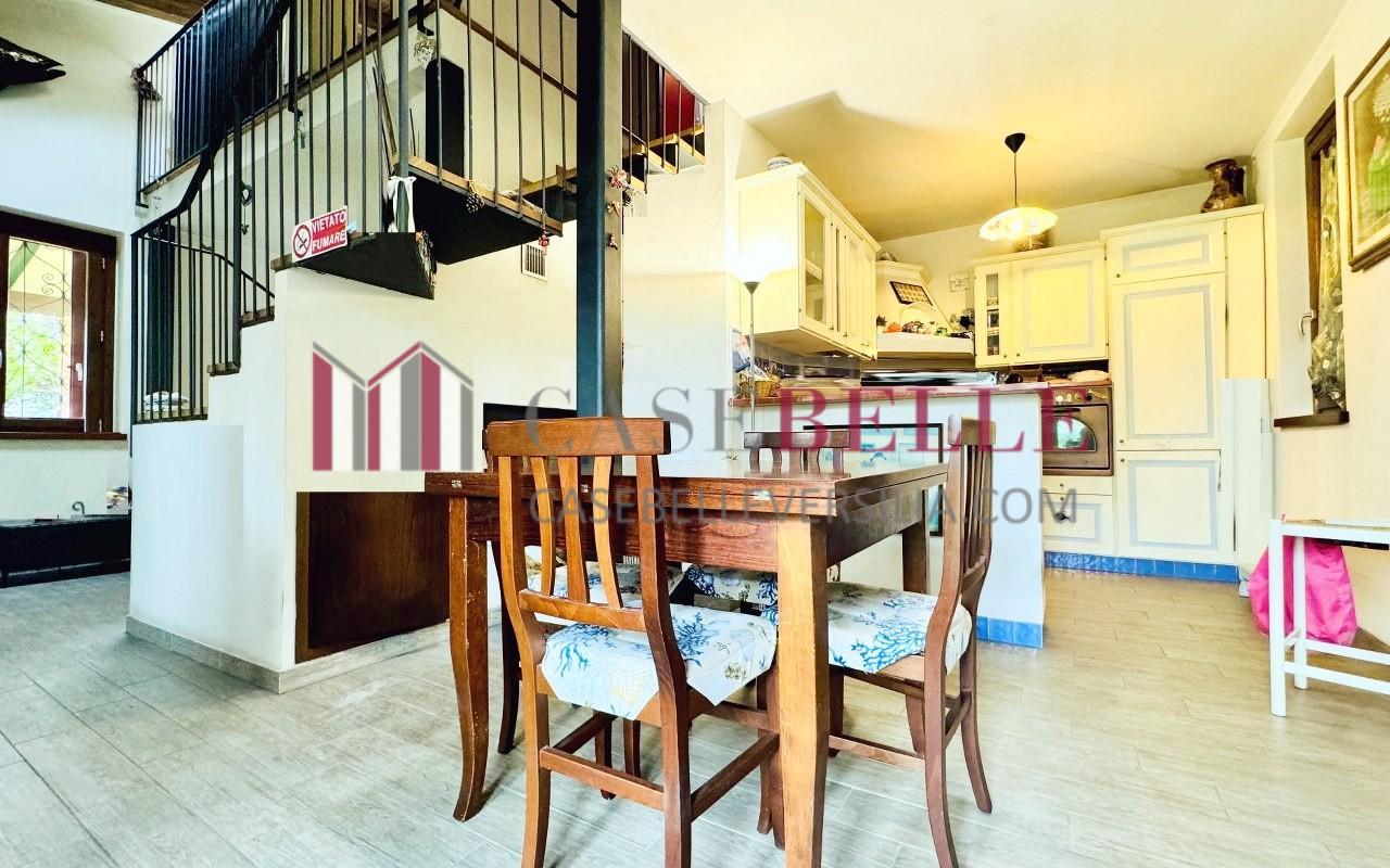 Casa indipendente arredata in affitto, Pietrasanta focette