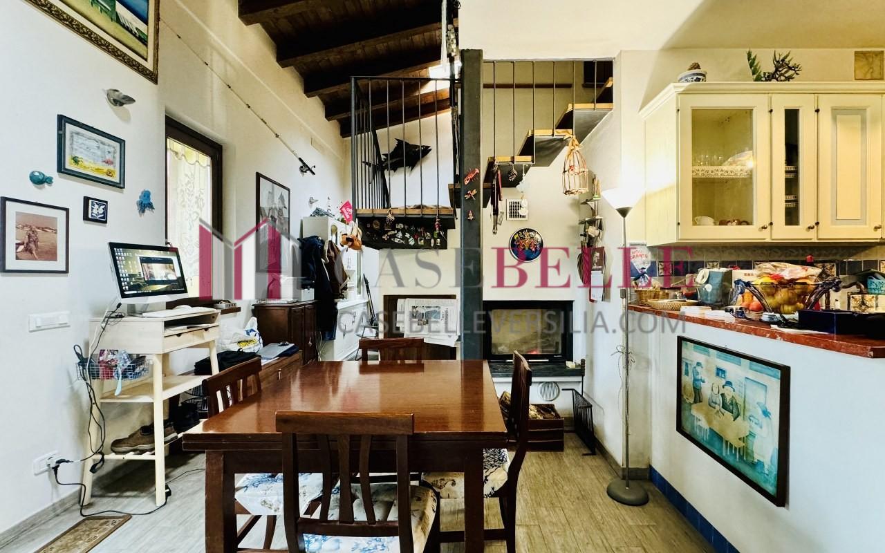 Casa indipendente arredata in affitto, Pietrasanta focette