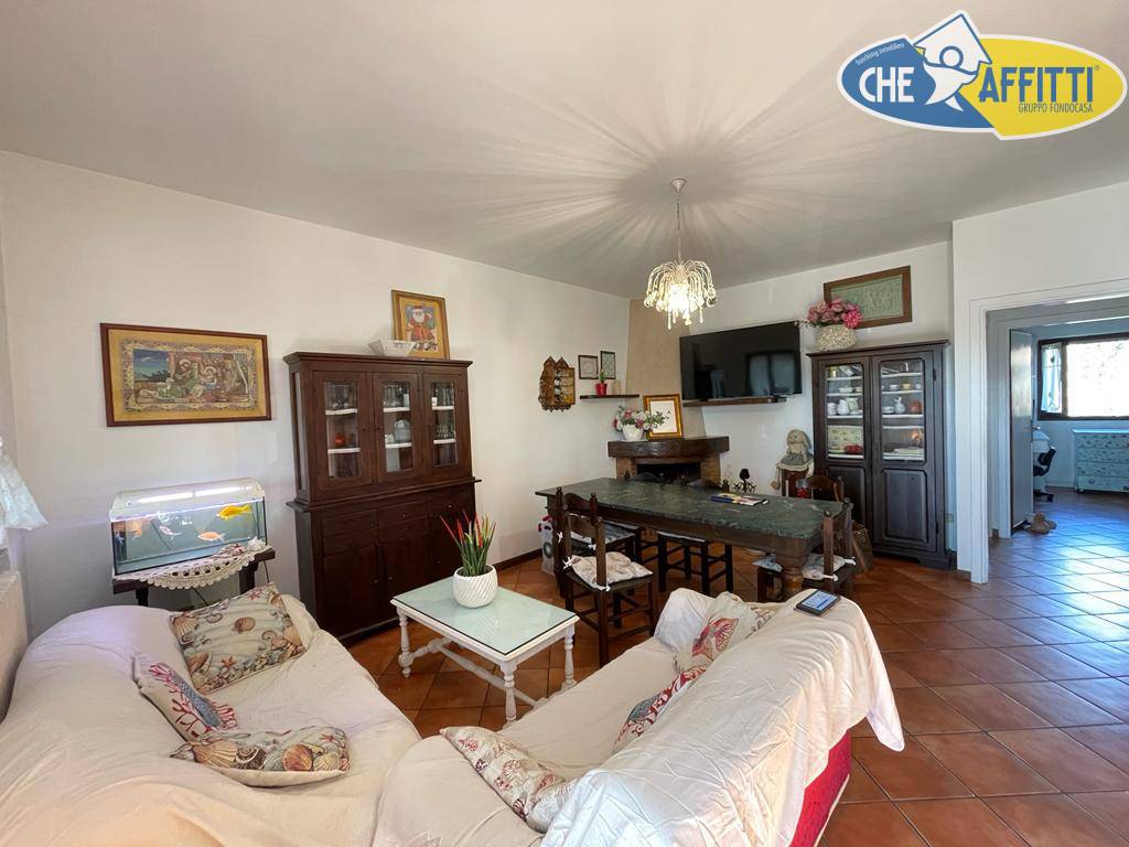 Casa singola in affitto a Forte dei Marmi, Vaiana