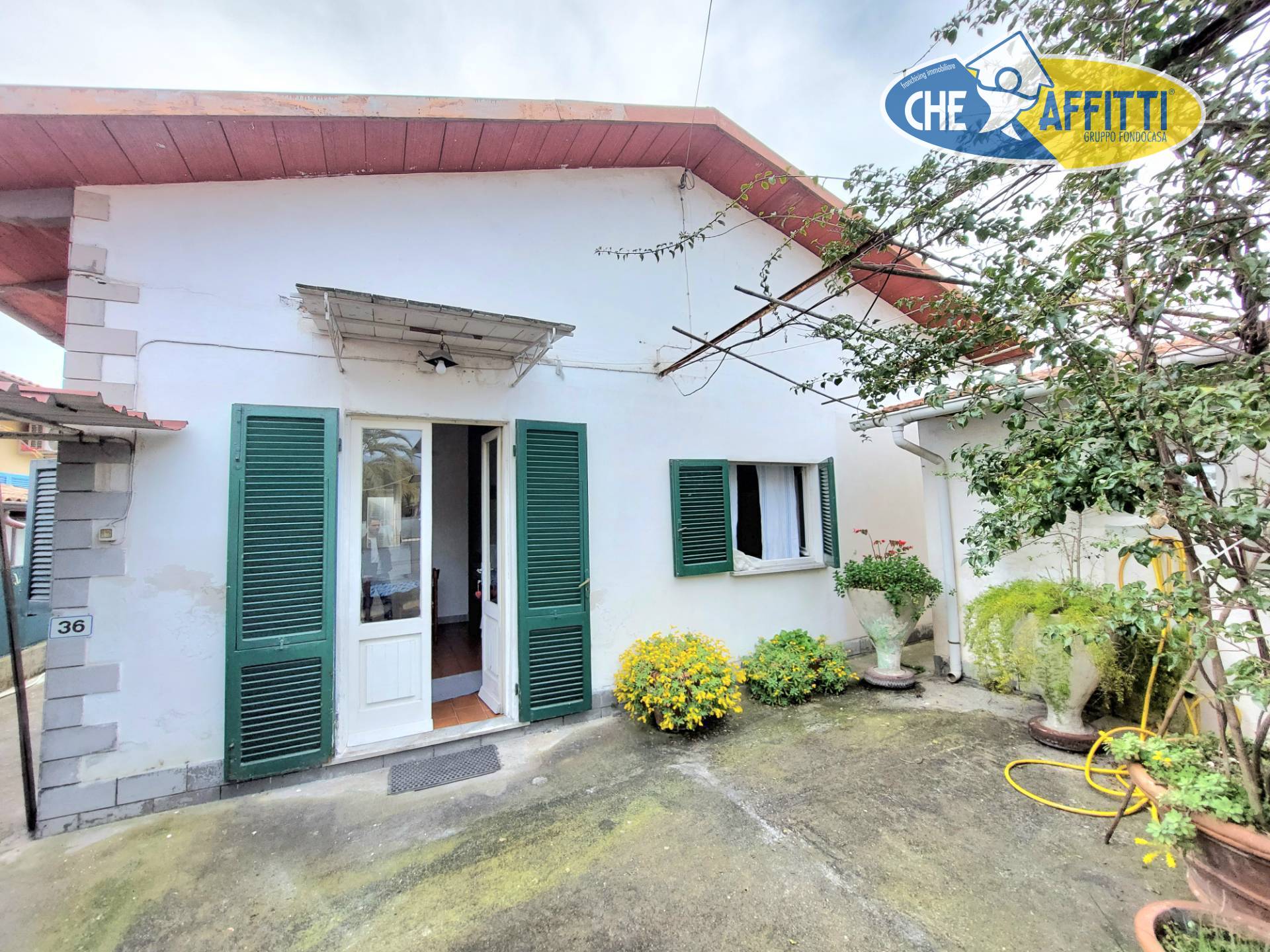 Semindipendente in affitto a Massa, Marina di Massa