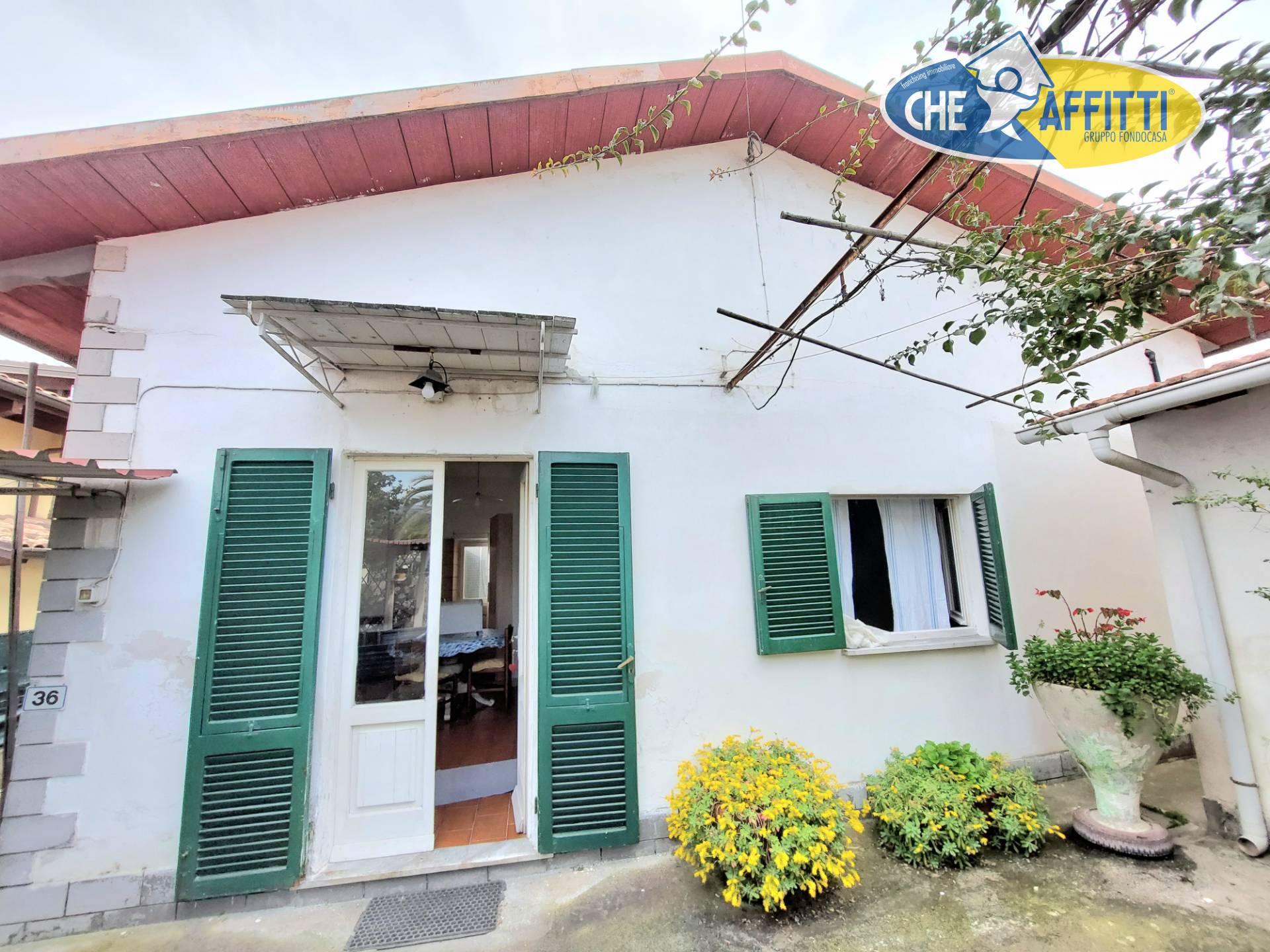 Semindipendente in affitto a Massa, Marina di Massa