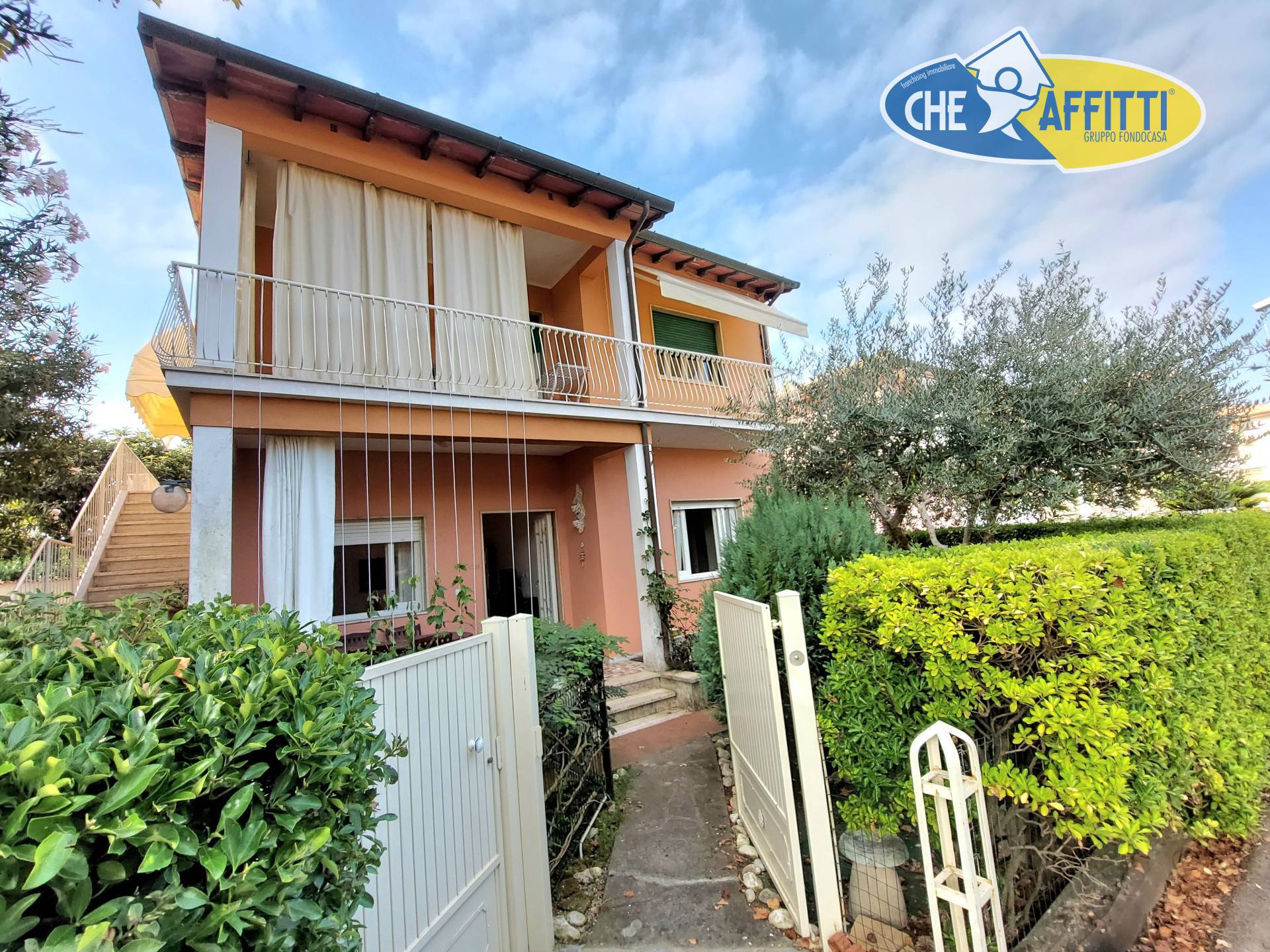 Casa indipendente in affitto a Pietrasanta, Marina di Pietrasanta