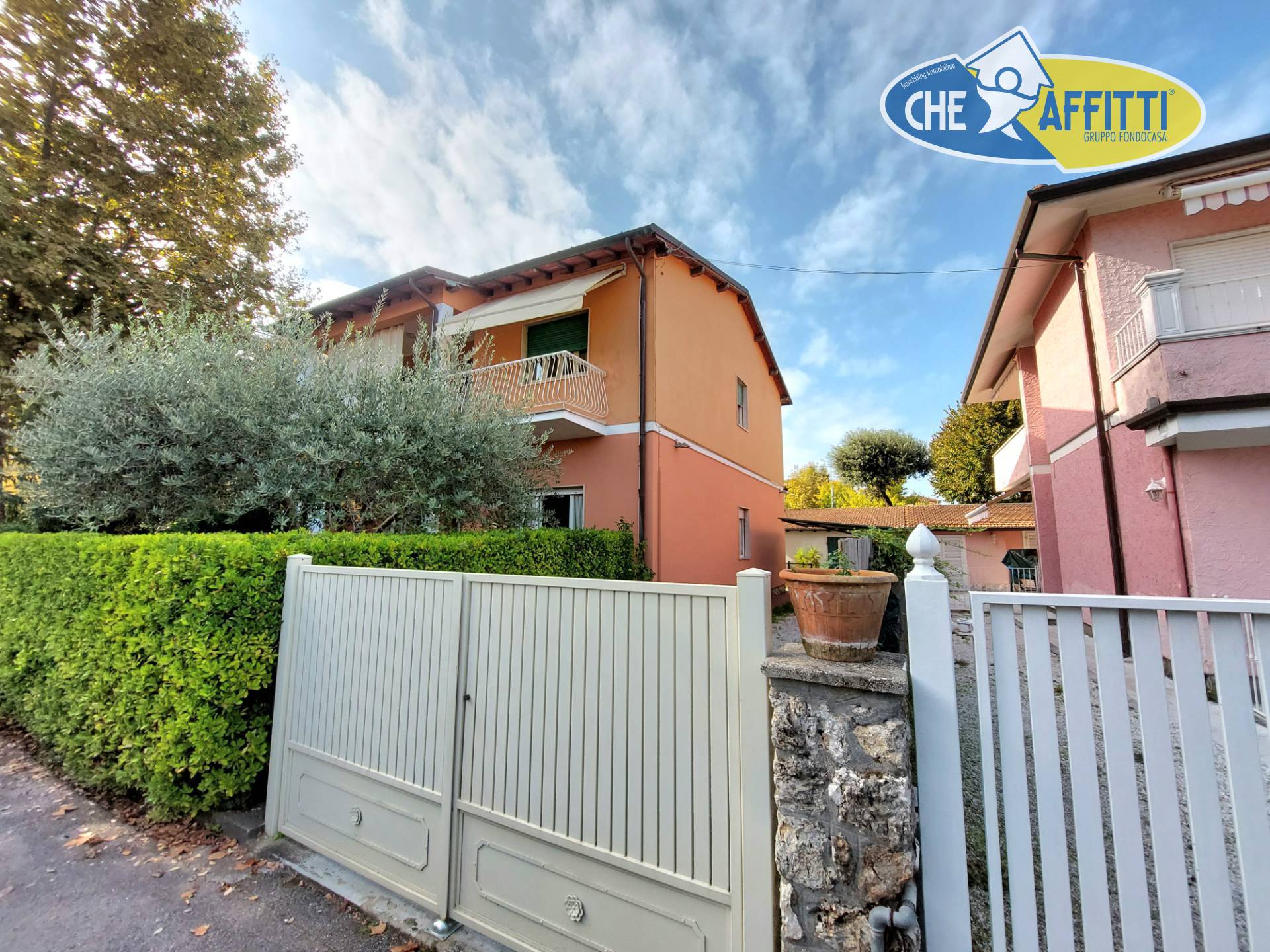 Casa indipendente in affitto a Pietrasanta, Marina di Pietrasanta