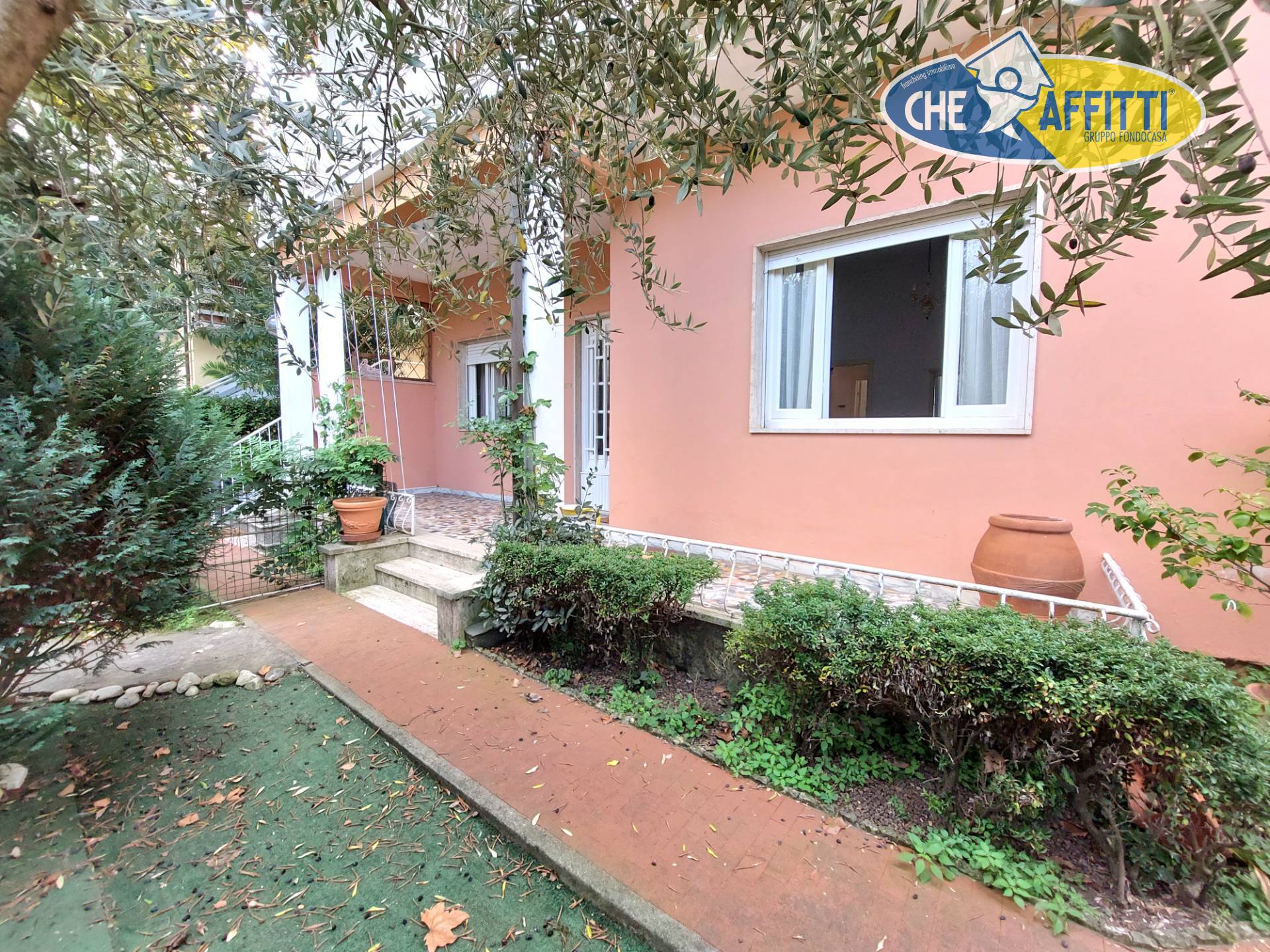 Casa indipendente in affitto a Pietrasanta, Marina di Pietrasanta