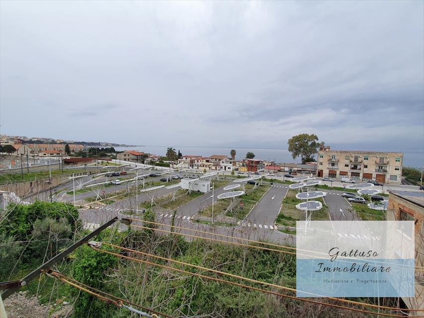 Quadrilocale vista mare in via florio, Reggio Calabria