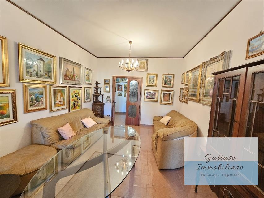 Appartamento con box in via saracinello 65, Reggio Calabria