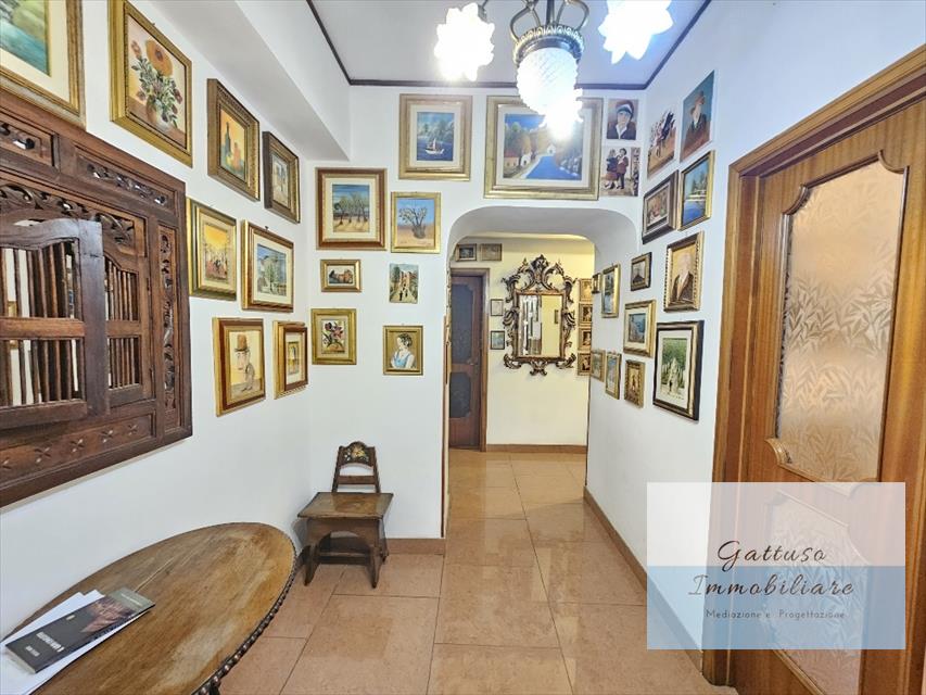 Appartamento con box in via saracinello 65, Reggio Calabria