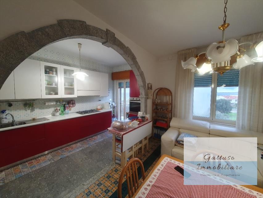 Quadrilocale da ristrutturare, Reggio Calabria pellaro