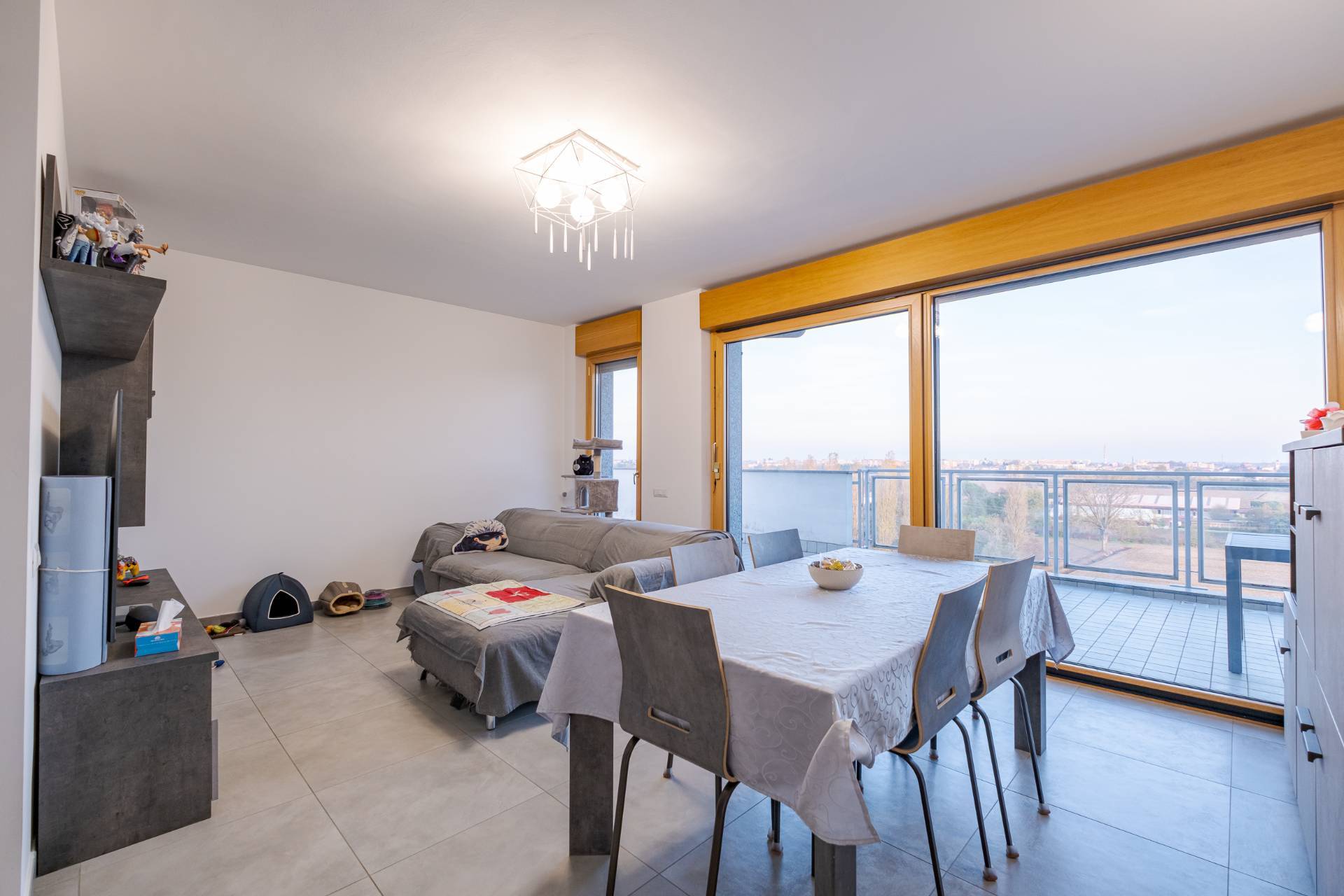 Appartamento in vendita a Segrate, Villaggio Ambrosiano