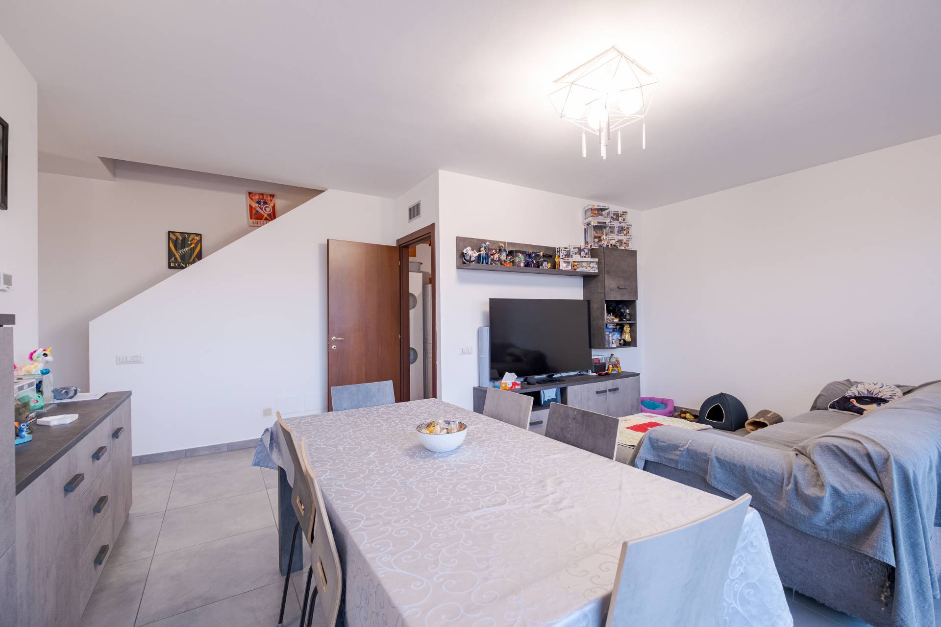 Appartamento in vendita a Segrate, Villaggio Ambrosiano