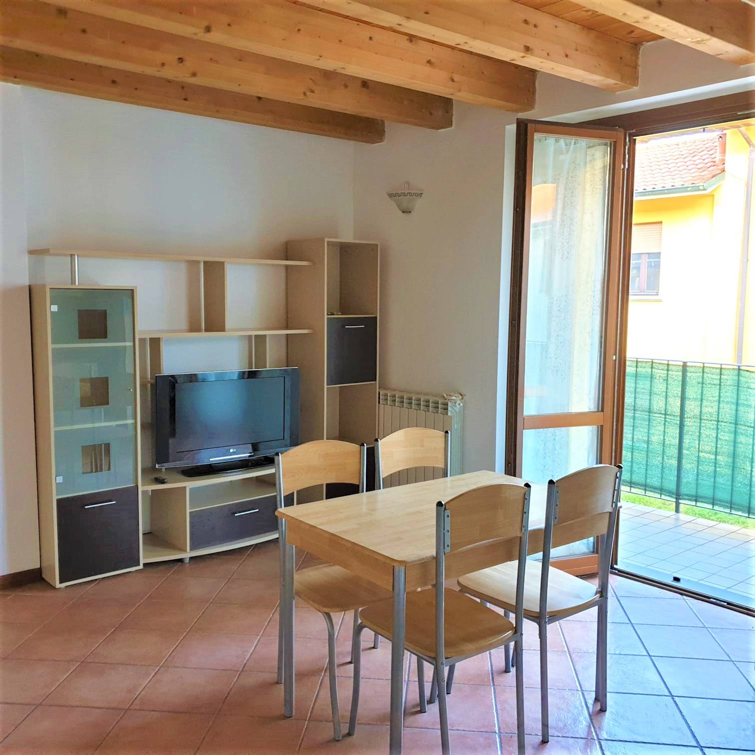 Appartamento in affitto a Trezzano Rosa