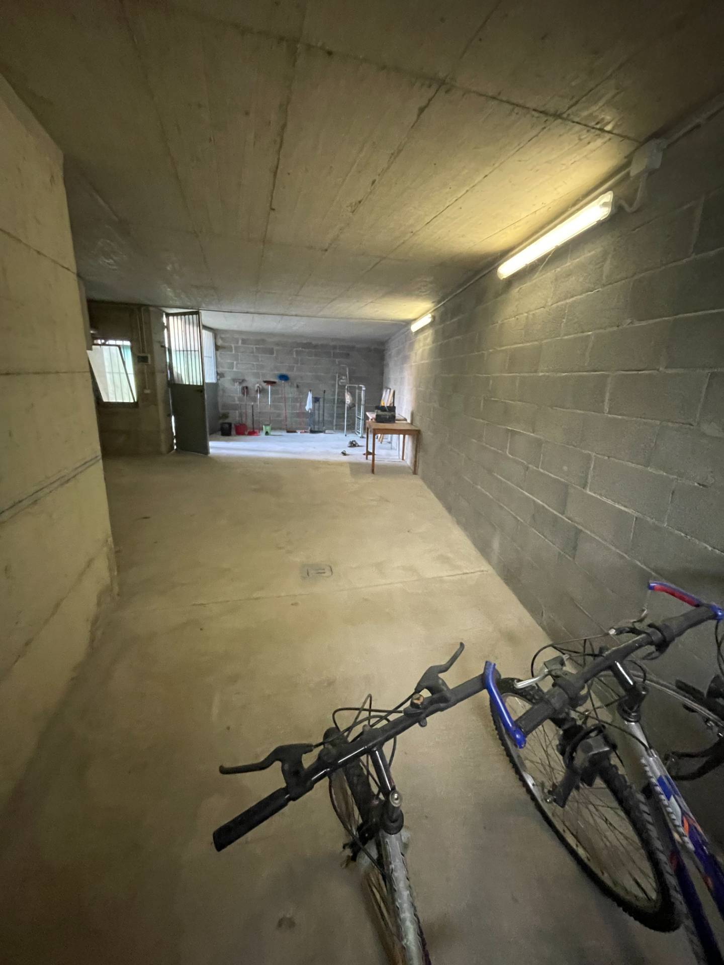 Box o garage in vendita a Cassina de' Pecchi, Centro
