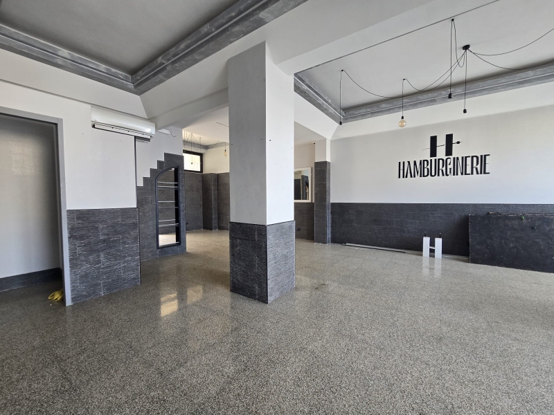 Locale commerciale in affitto a Lecce