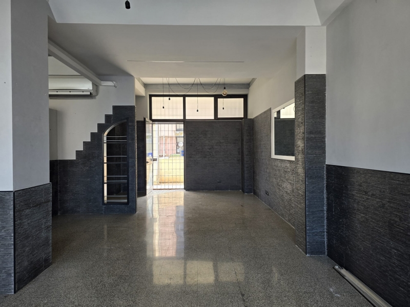 Locale commerciale in affitto a Lecce