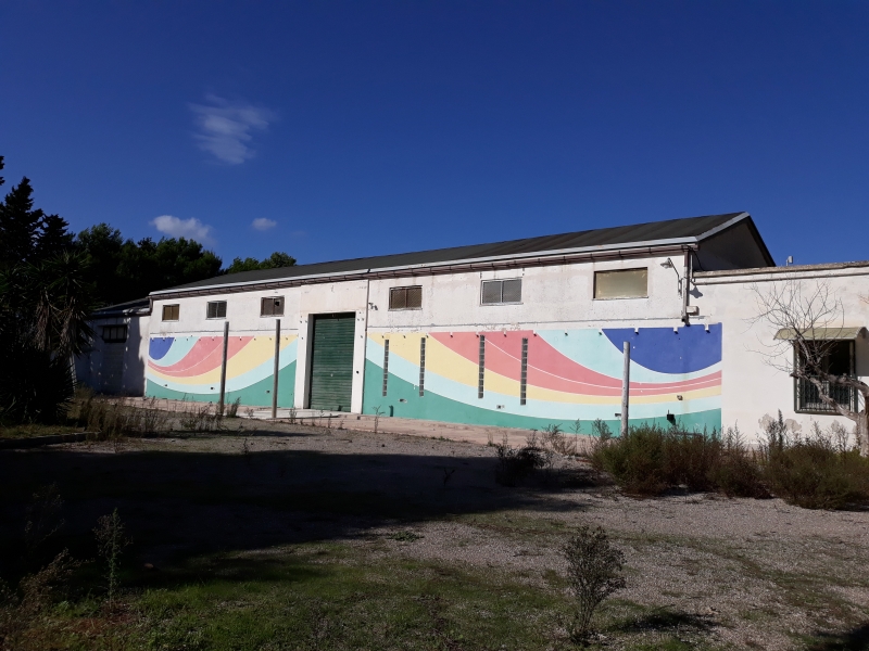 Capannone con giardino a Lecce