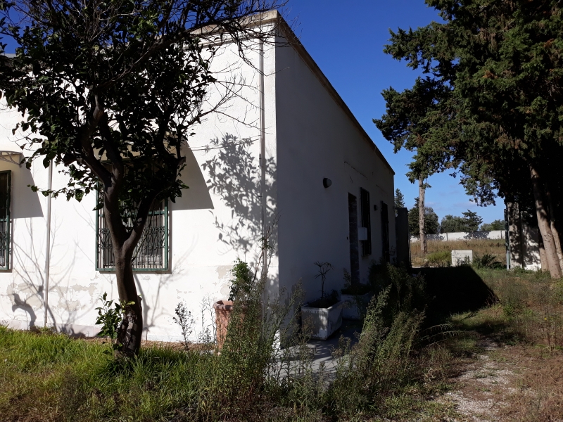 Capannone con giardino a Lecce