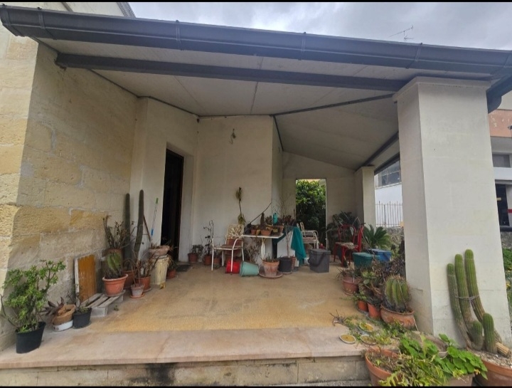 Casa indipendente con giardino a Lecce