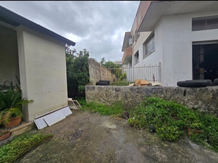 Casa indipendente con giardino a Lecce