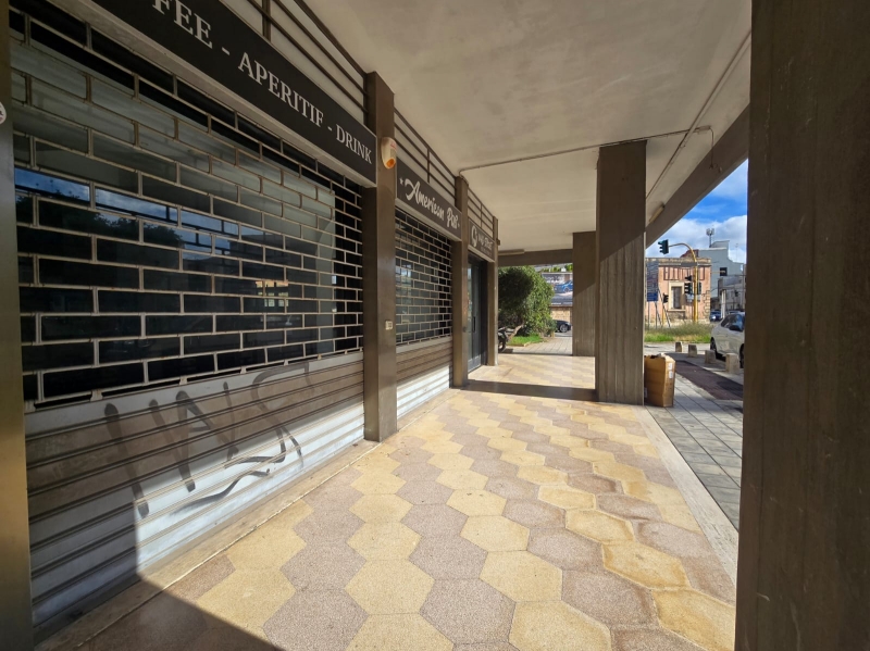 Locale commerciale classe A4 a Lecce