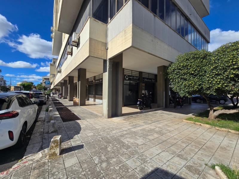 Locale commerciale classe A4 a Lecce