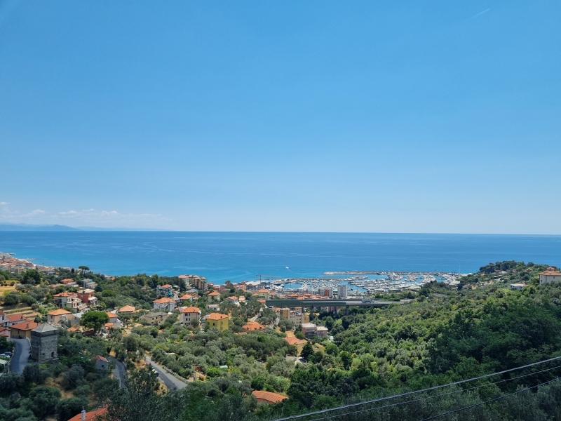 Appartamento con giardino a Varazze