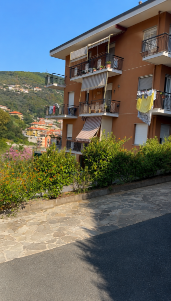 Trilocale con giardino a Varazze