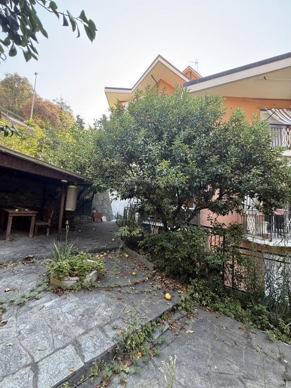 Trilocale con giardino a Varazze